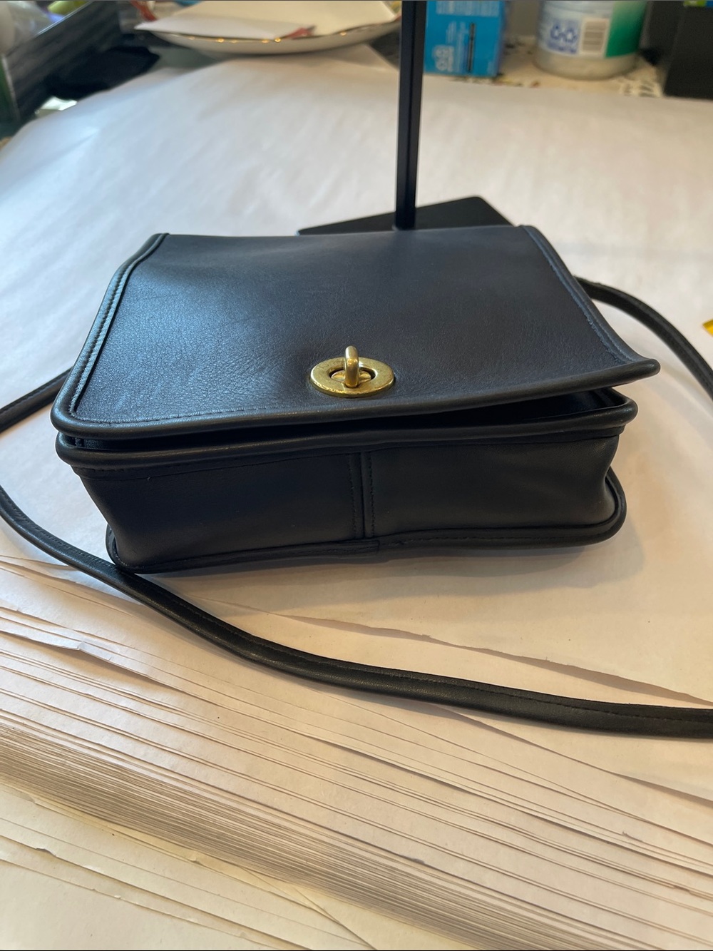 VTG Coach COMPACT POUCH Glovetanned Leather crossbody made in USA 90s - Picture 6 of 16